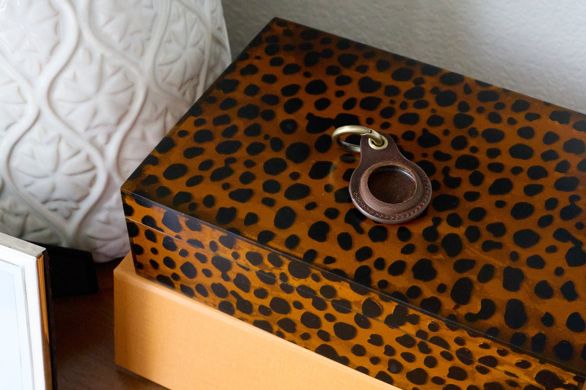 Leather Apple Air Tag Holder (IMPERFECT)
